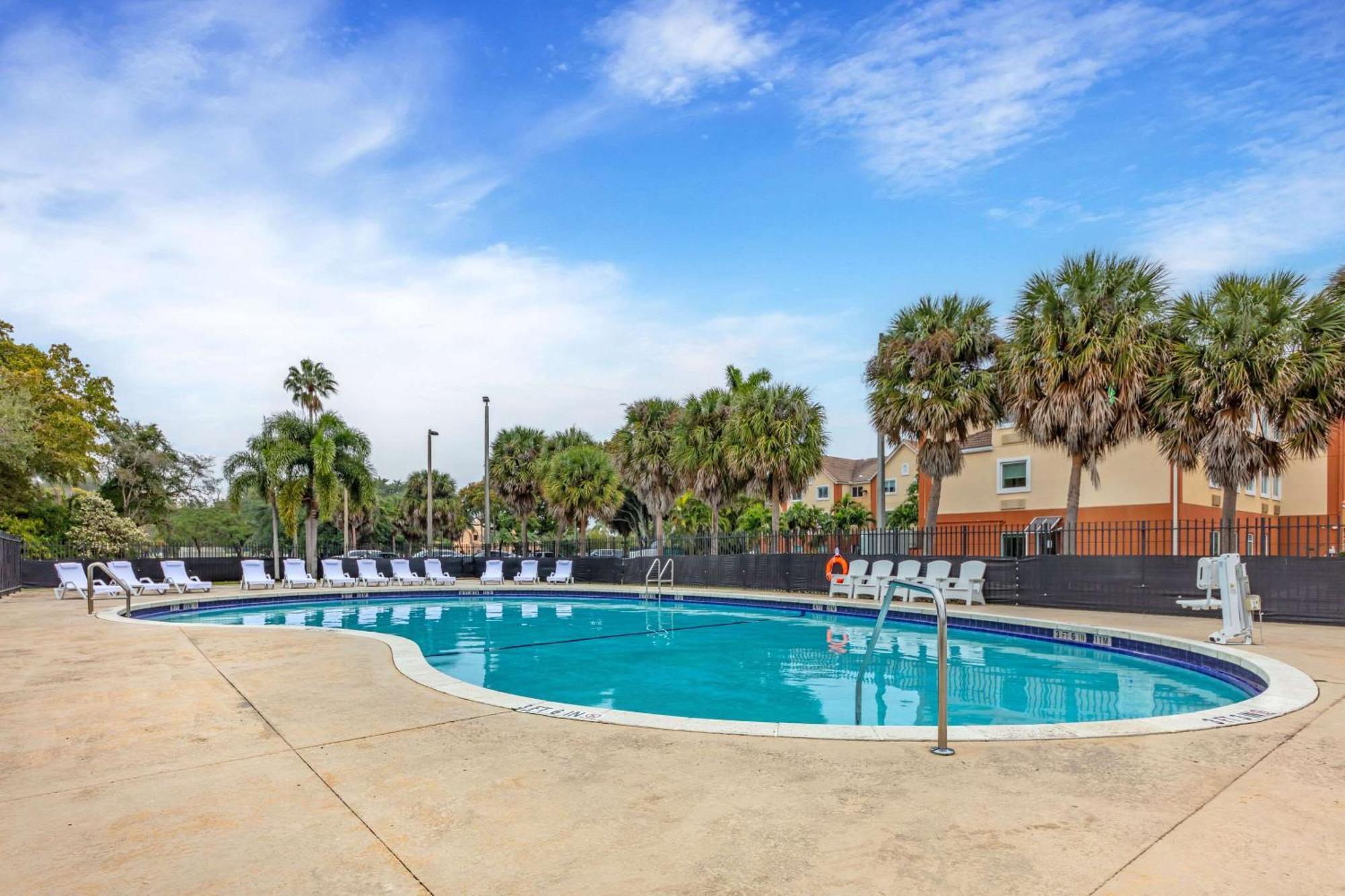 Sleep Miami Airport Gasthof 2*